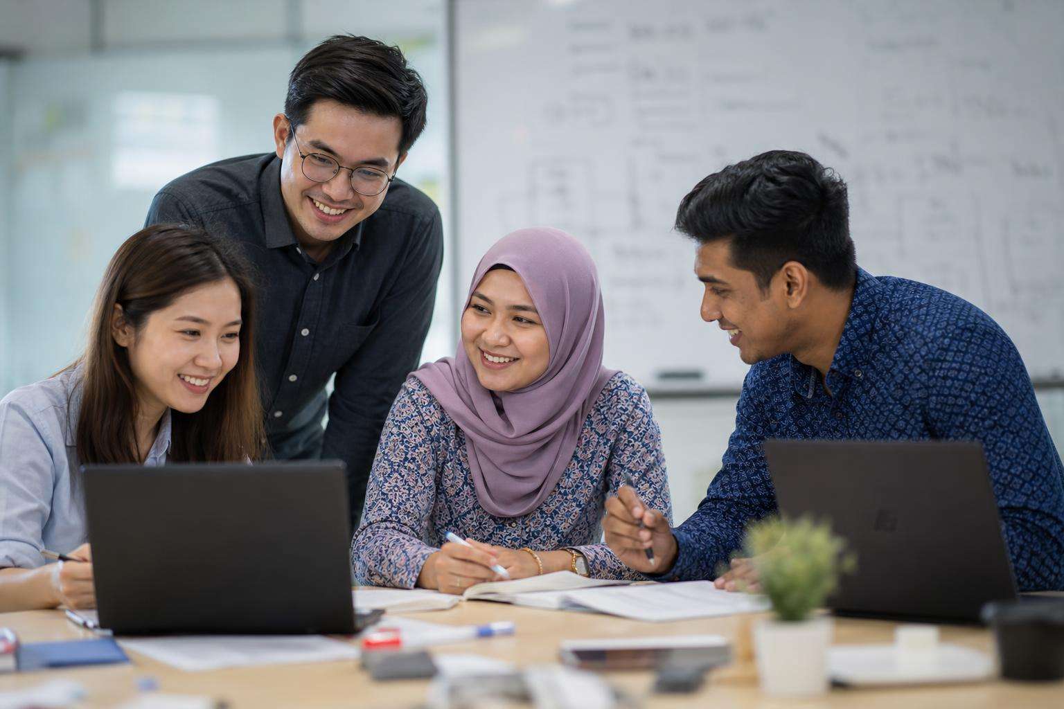 SCORM xAPI H5P: Choosing the Right e-learning Standard for Your LMS 3 SCORM xAPI H5P: Choosing the Right e-learning Standard for Your LMS